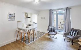 Apartment 1 - Khyber Lodge Apartments
